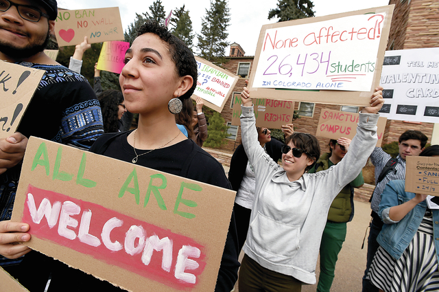 4895198_web1_Trump_protesters.jpg