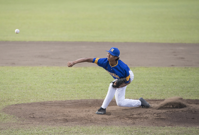 4933416_web1_Waiakea_vs_Hilo_Baseball_2.jpg