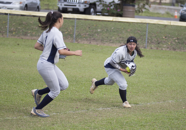 4954249_web1_Hilo_vs_Waiakea_Softball_IMG_2889.jpg