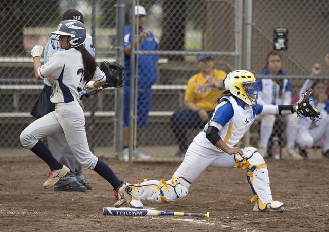 4954249_web1_Hilo_vs_Waiakea_Softball_IMG_3023.jpg