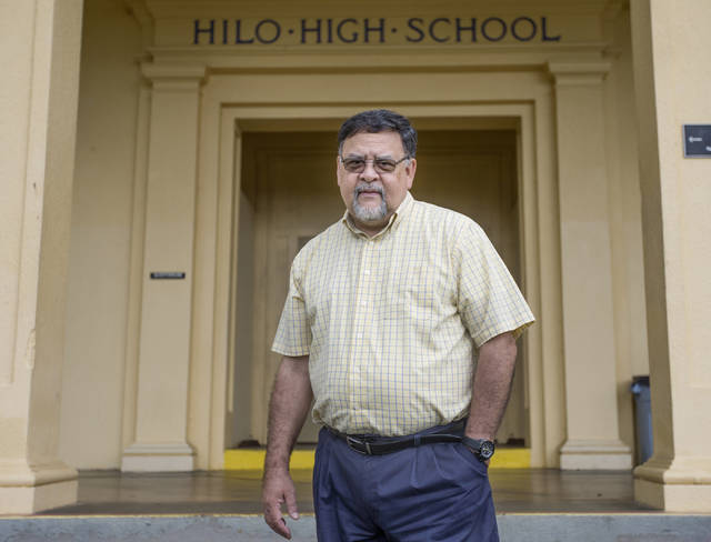 5096066_web1_Hilo_HS_Principal_Bob_Dircks.jpg