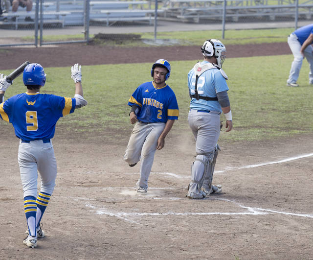 5176850_web1_Hilo_vs_Kona_Baseball_6.jpg