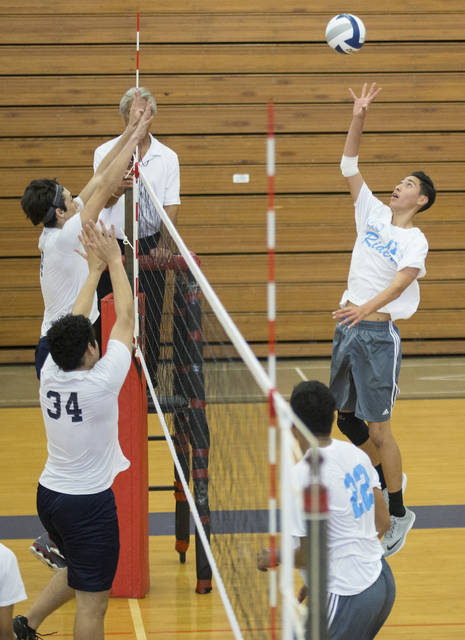 5180515_web1_Waiakea_vs_Kealakehe_Boys_Volleyball_7.jpg