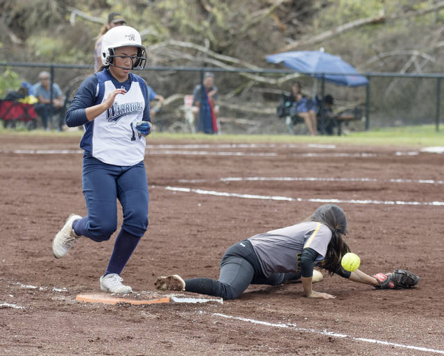 5214984_web1_Kamehameha_vs_Kohala_Softball_3.jpg