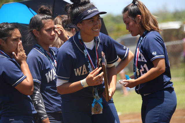 5249880_web1_ia_WaiakeaBIIFsoftball_1.jpg