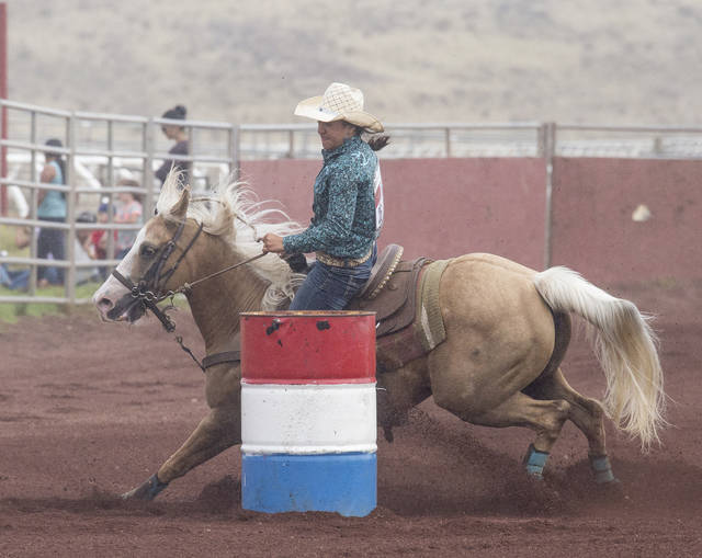 5498490_web1_Kilihea-Girls_Barrel_Racing_12.jpg