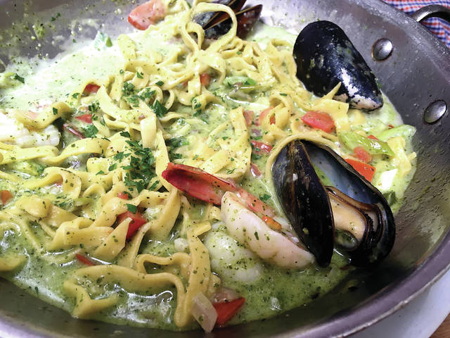 5621589_web1__Seafood-fettuccini.jpg