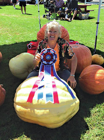 5930404_web1_Giant-pumpkin.jpg