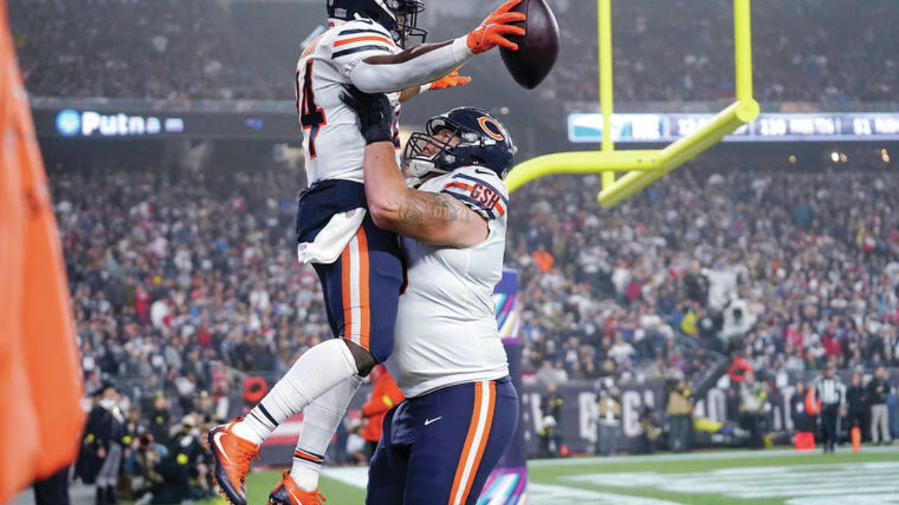 Fields, Bears score 23 straight points, beat Pats 33-14