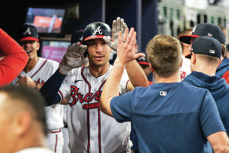 Braves sweep Mets, take 2-game lead in East with 3 remaining