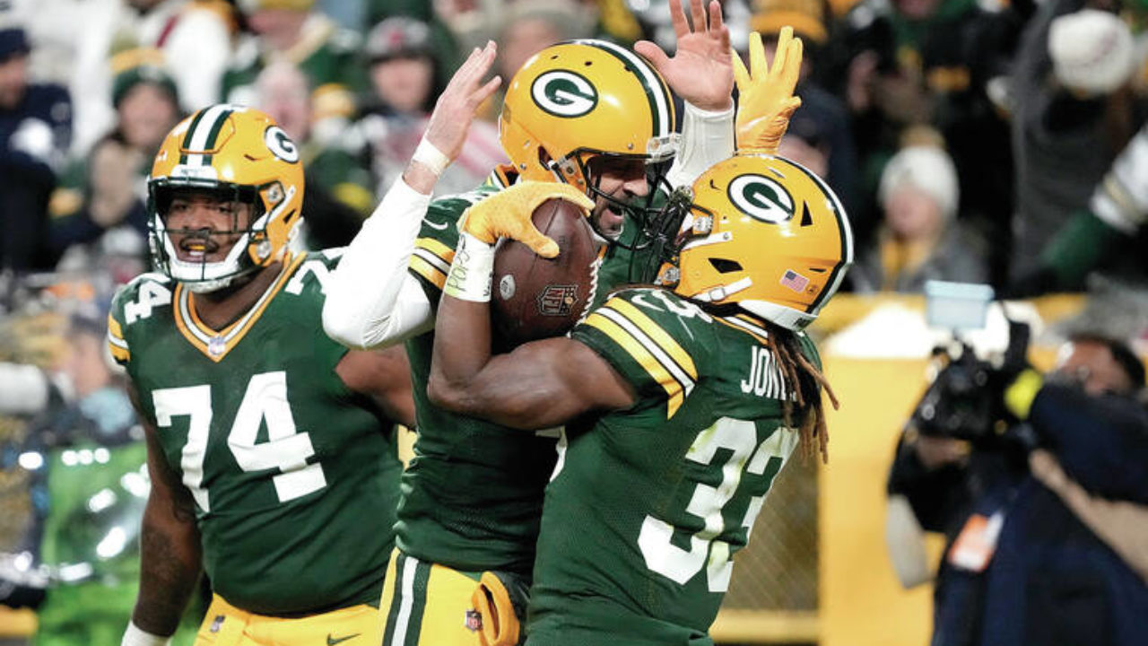 Packers upset Cowboys 31-28 in Christian Watson's 3-touchdown