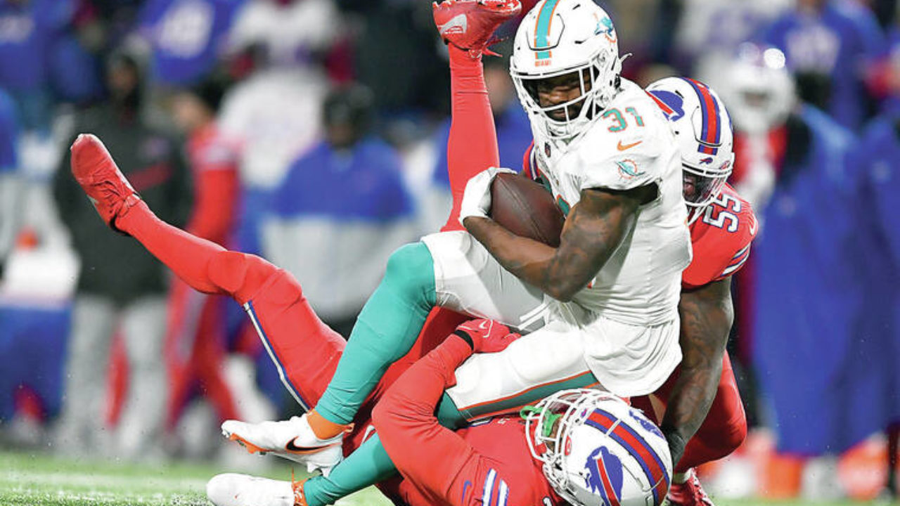 Bills clinch 4th straight playoff berth; beat Dolphins 32-29 - Hawaii  Tribune-Herald