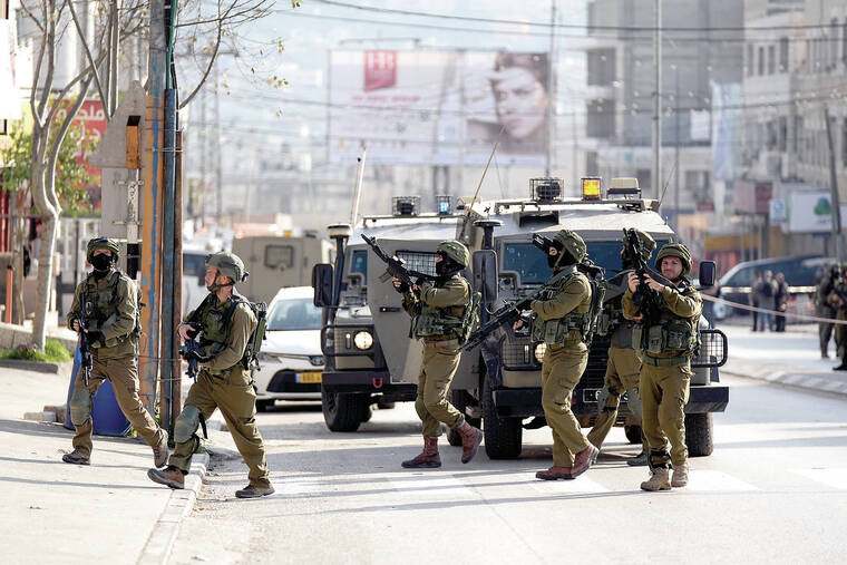 Israeli Settlers Rampage After Palestinian Gunman Kills 2 - Hawaii ...