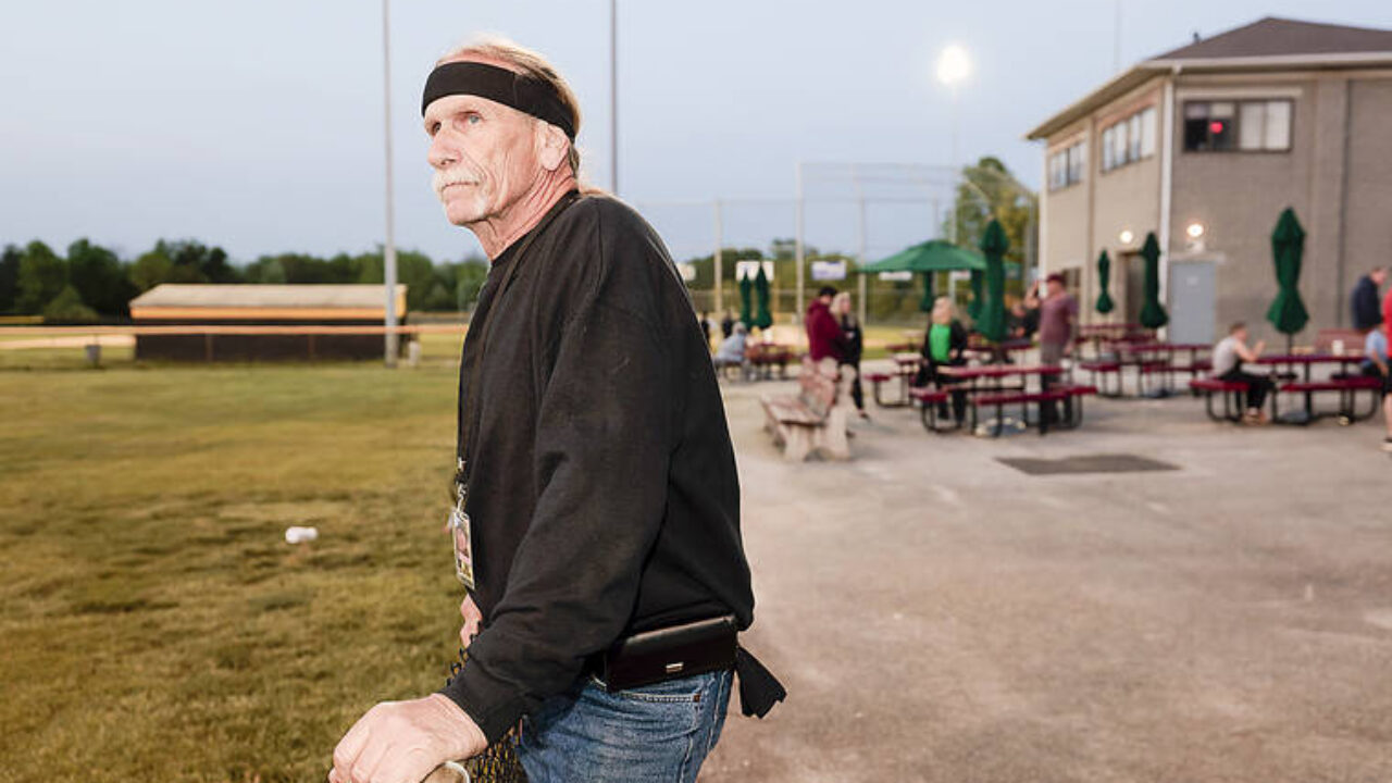 Video of coach, umpire fighting at Alabama youth baseball game