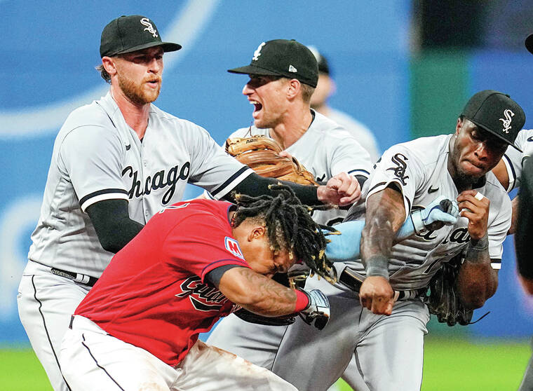 MLB suspends Chicago's Tim Anderson 6 games, Cleveland's José Ramírez 3 for  fighting - Hawaii Tribune-Herald