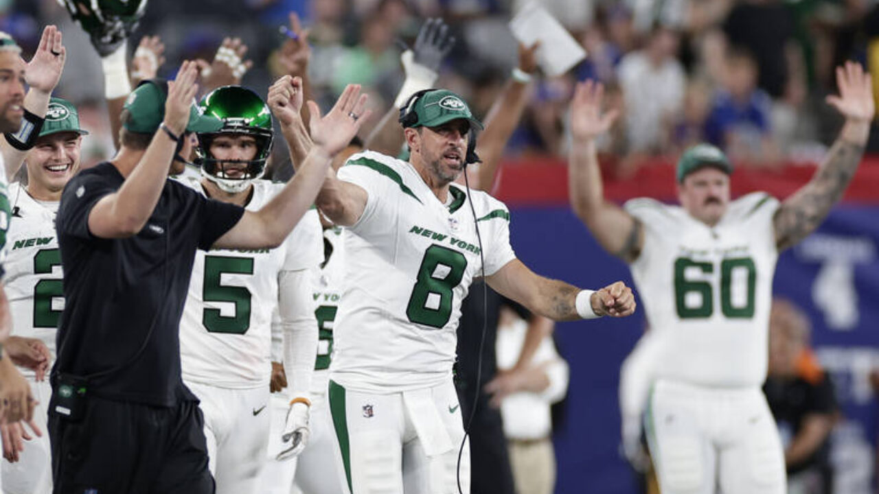 Is it time for Giants to follow Jets' lead and unveil new uniforms