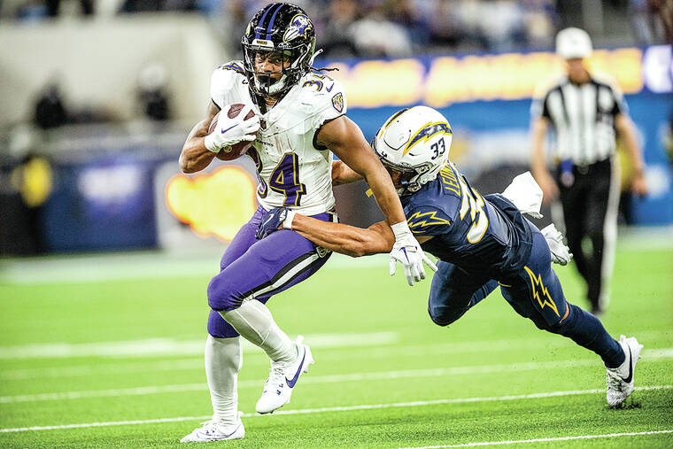 Zay Flowers catches and runs for TDs, Ravens force 4 turnovers in 2010 win over Chargers